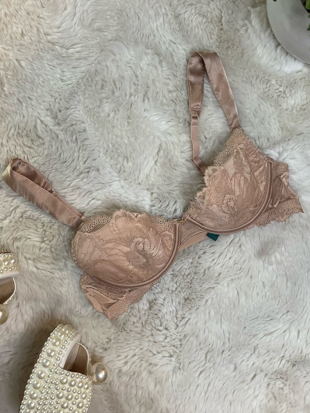 SYRN by Sydney Sweeney Forever Yours Lightly Lined Lace Demi Bra Pink Size 32B